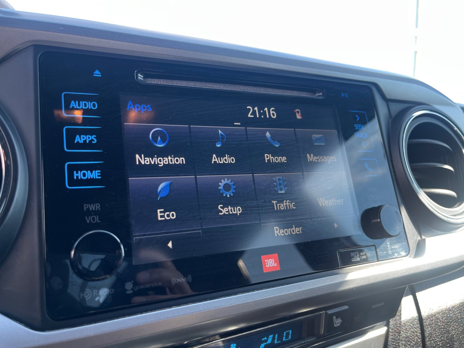 Used 2017 Toyota Tacoma Limited image 27