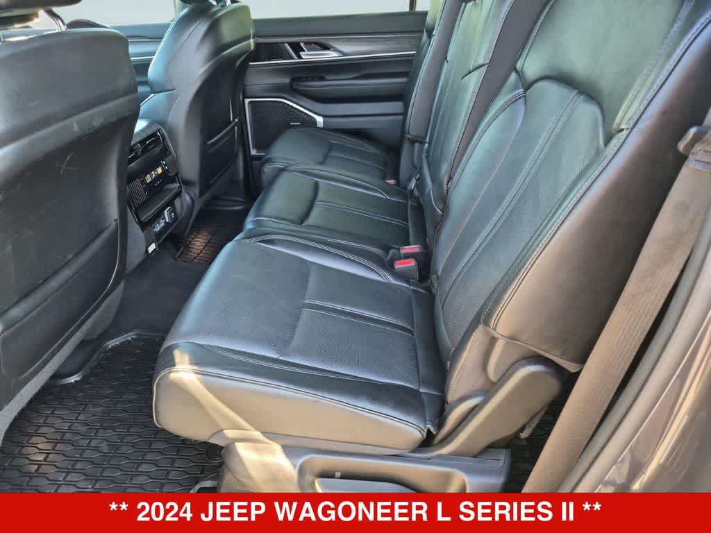 Used 2024 Jeep Wagoneer L Series II w/ Flexible Seating Group RWD image 19