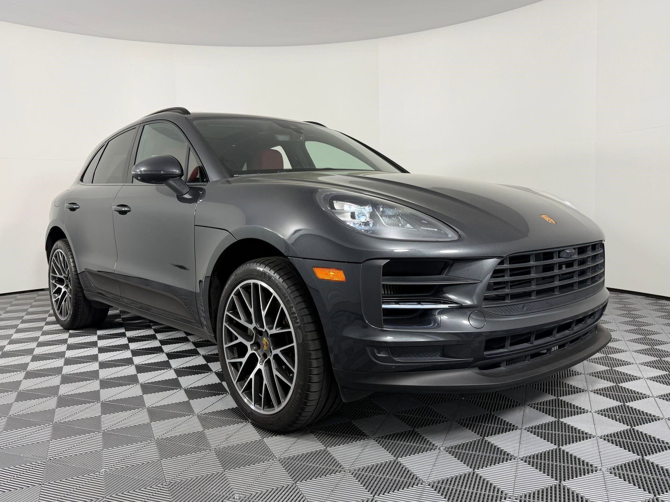 Certified 2021 Porsche Macan S image 7