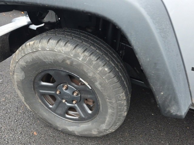 Used 2016 Jeep Wrangler Unlimited Sport w/ Connectivity Group image 11