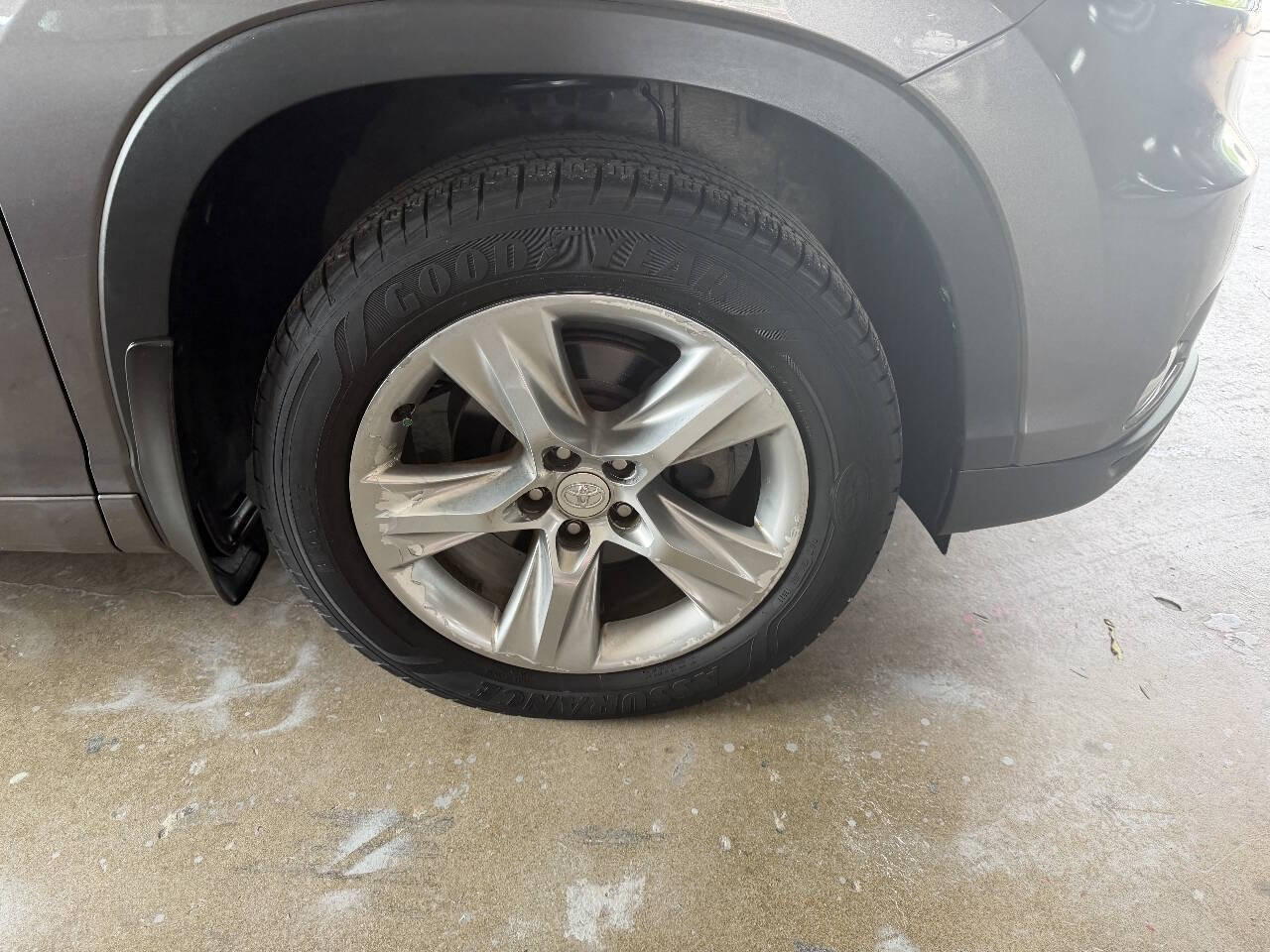 Used 2015 Toyota Highlander Limited AWD/4WD image 43