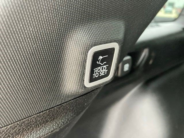 Used 2023 Jeep Grand Cherokee Altitude AWD/4WD image 24