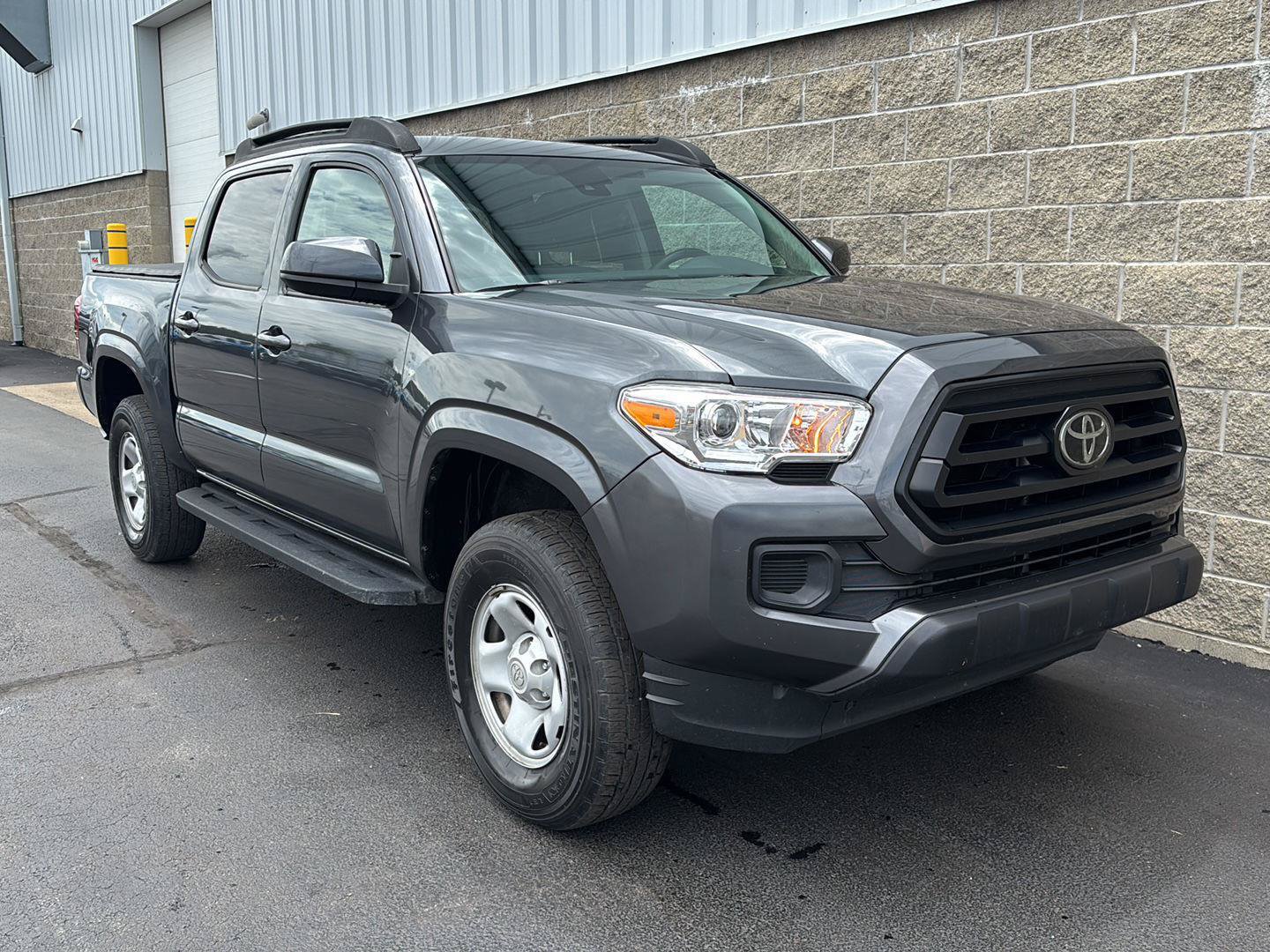 Used 2023 Toyota Tacoma SR AWD/4WD image 2