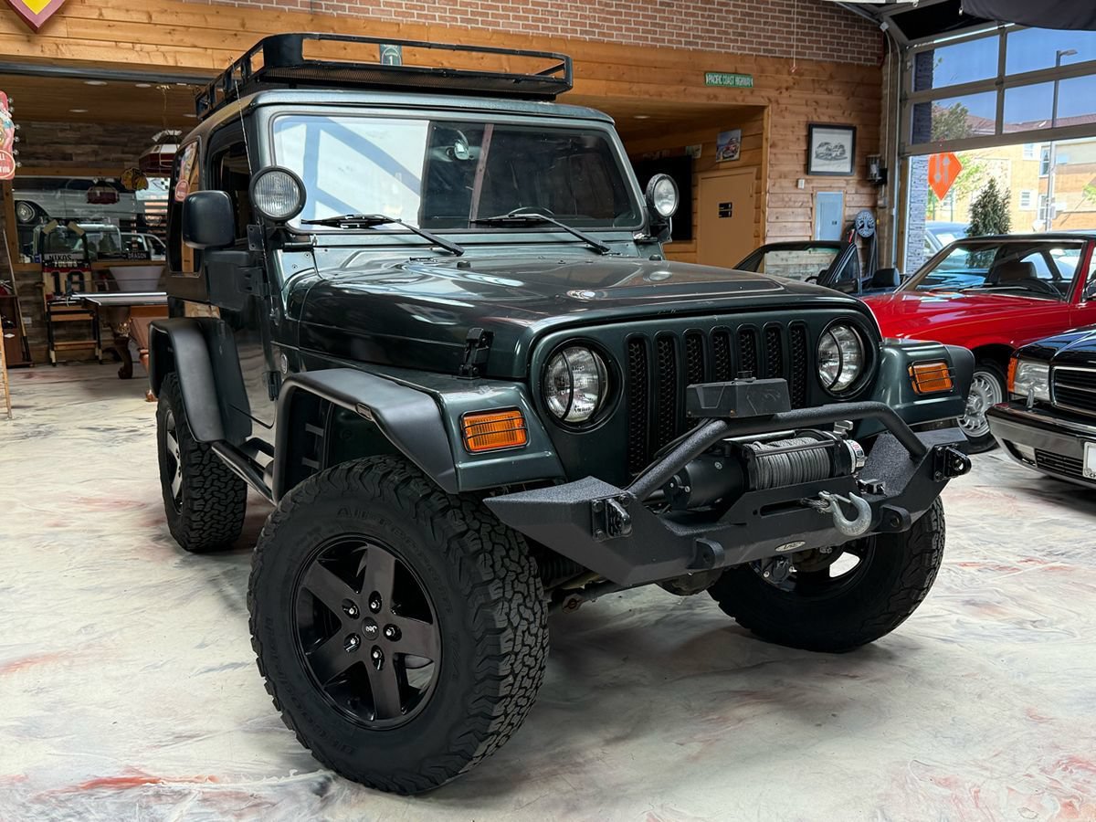 Used 2003 Jeep Wrangler Sahara AWD/4WD image 3