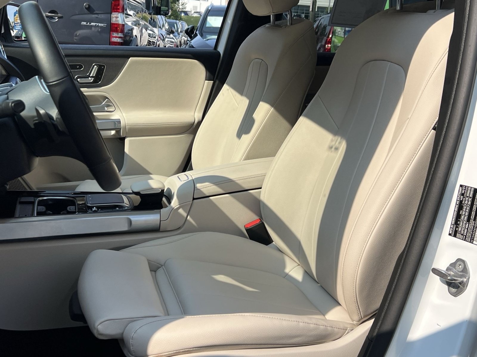 Certified 2022 Mercedes-Benz GLB 250 4MATIC image 18