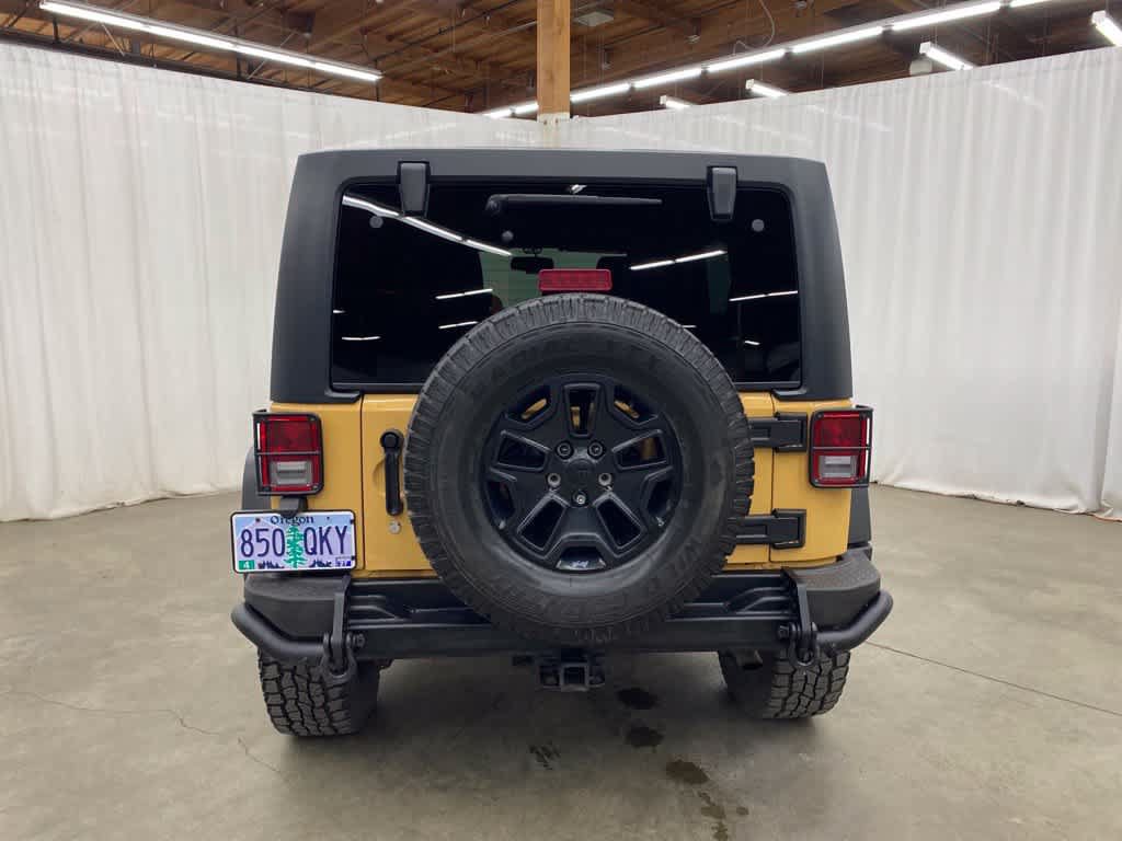 Used 2013 Jeep Wrangler Unlimited Sahara AWD/4WD image 5