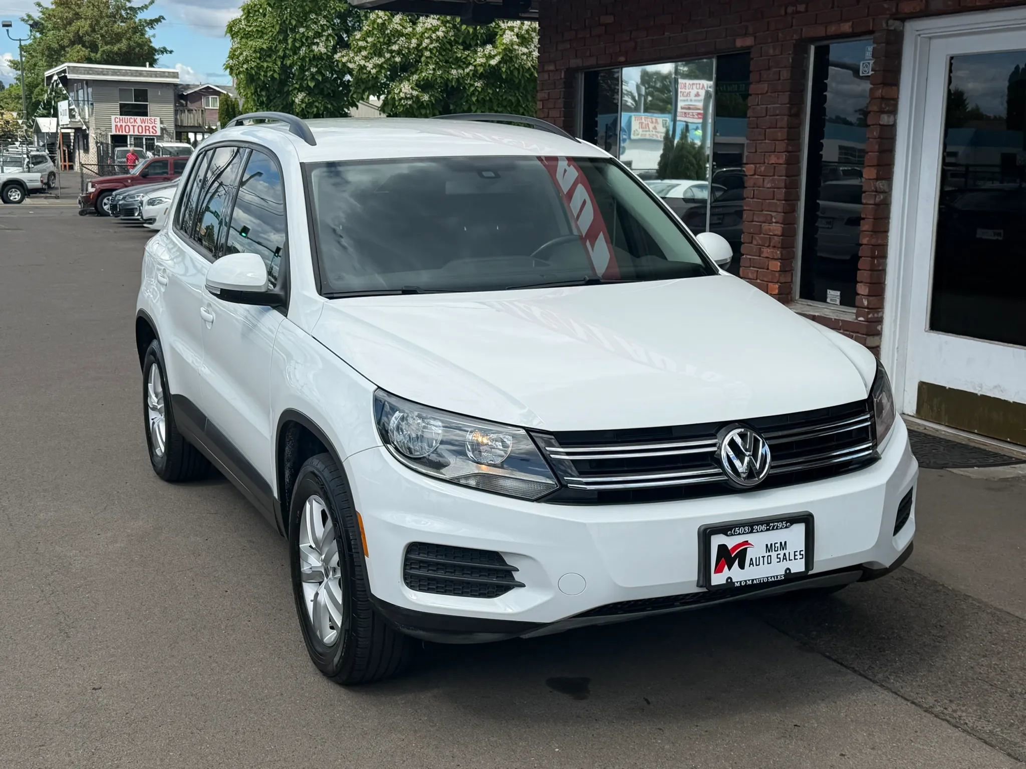 Used 2016 Volkswagen Tiguan S FWD image 1