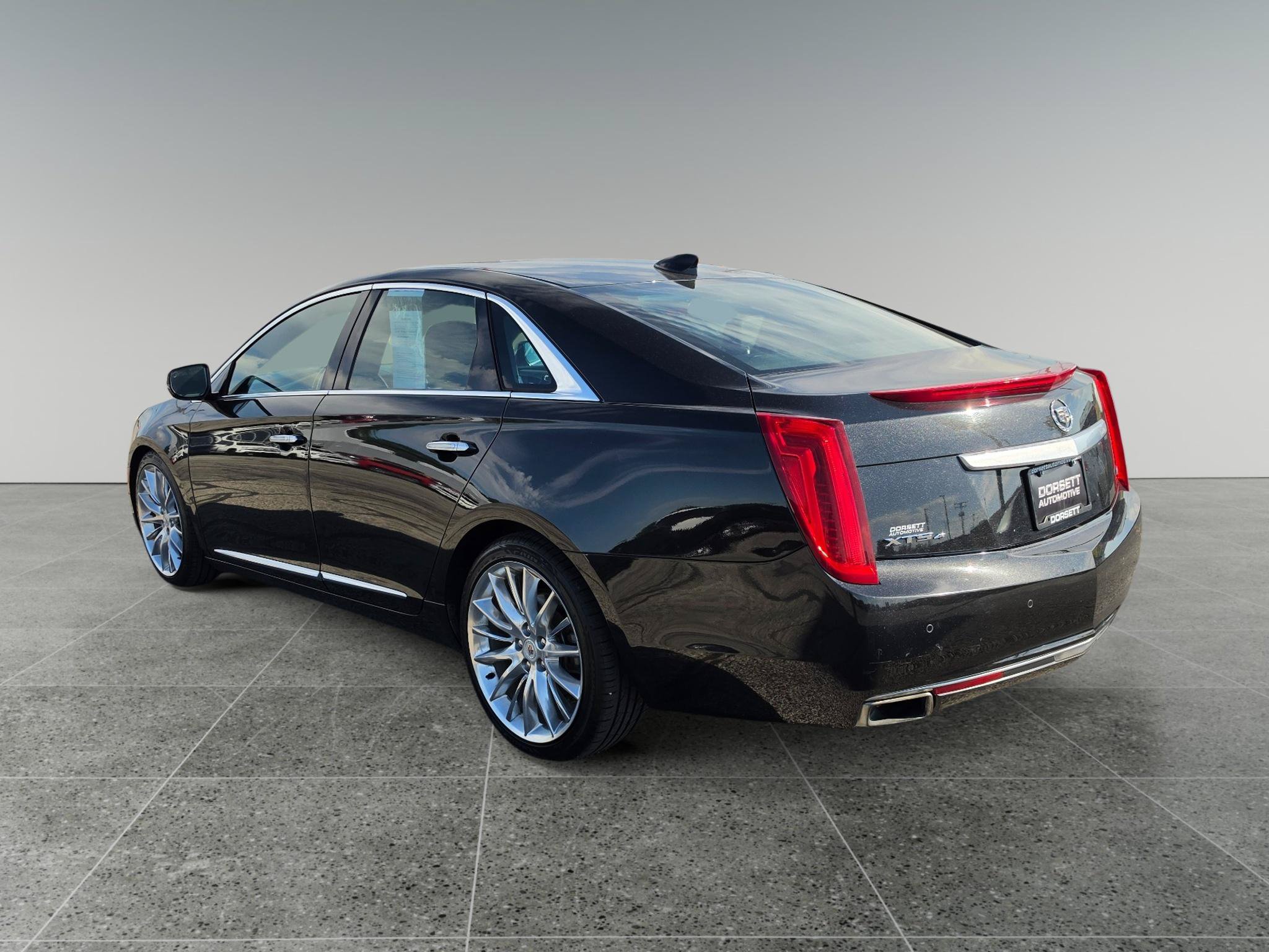 Used 2015 Cadillac XTS Platinum AWD/4WD image 4