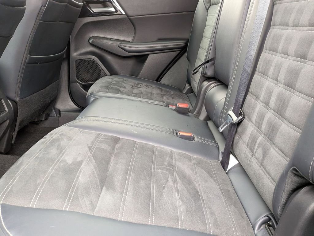 Used 2024 Mitsubishi Outlander SE AWD/4WD image 23