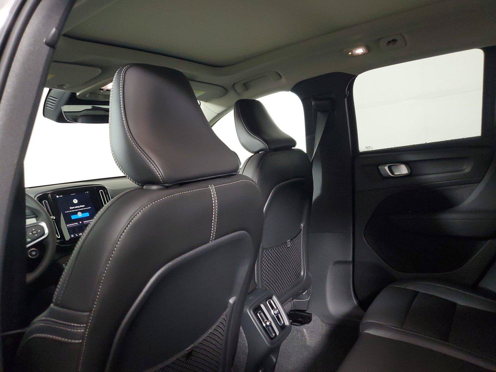 Used 2026 Volvo XC40 B5 Core AWD/4WD image 14