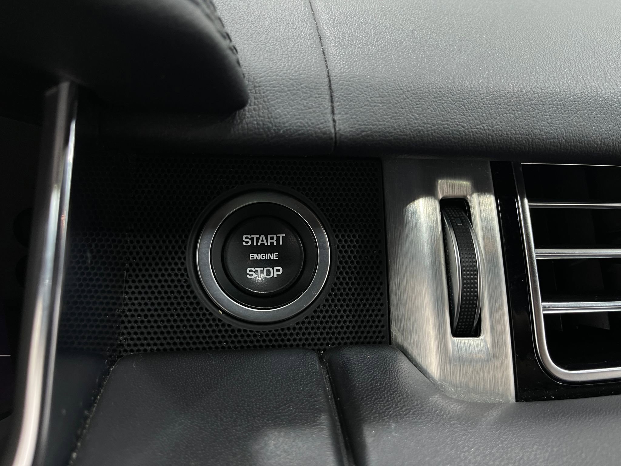 Used 2018 Land Rover Range Rover HSE AWD/4WD image 22