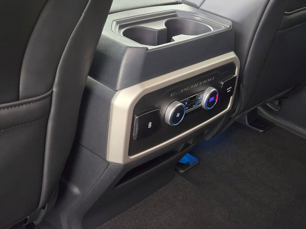 Used 2023 Ford Expedition Max XLT AWD/4WD image 18