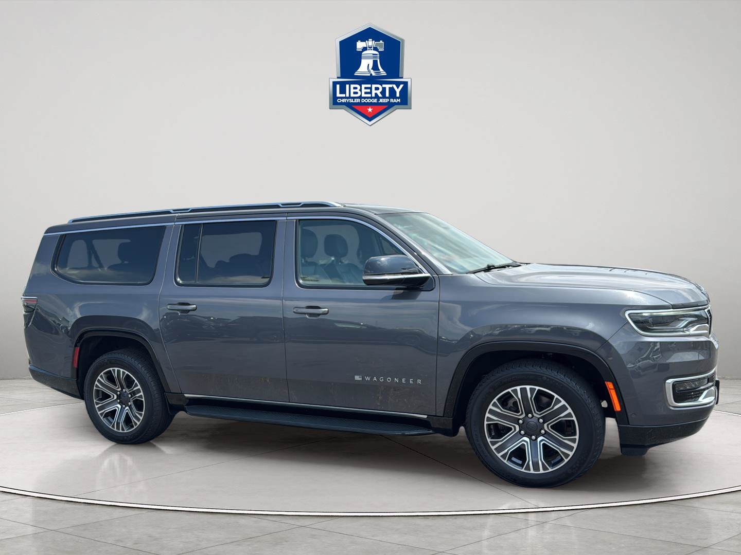 Certified 2024 Jeep Wagoneer L Series II w/ Flexible Seating Group AWD/4WD image 14
