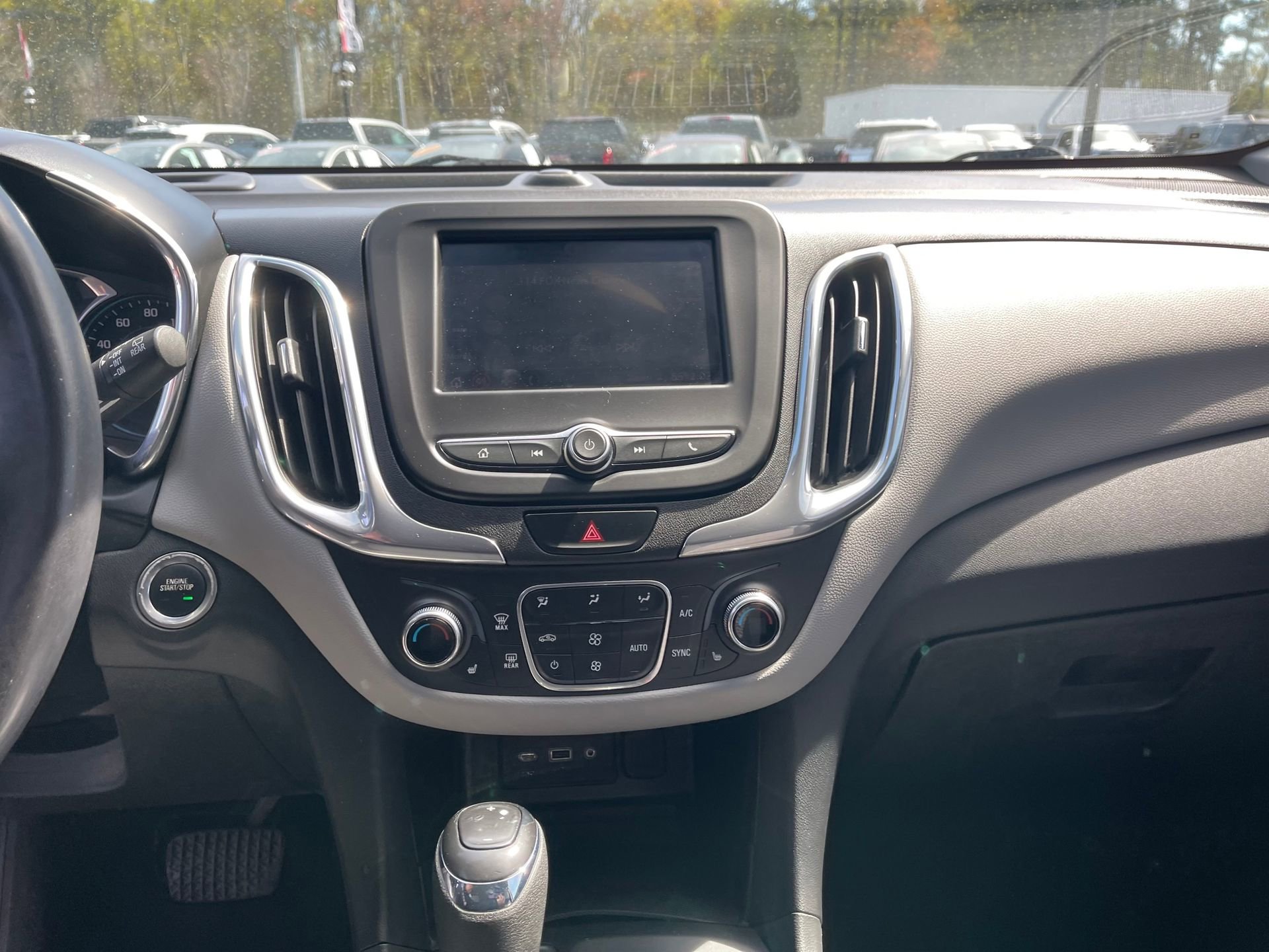 Used 2020 Chevrolet Equinox LT FWD image 17