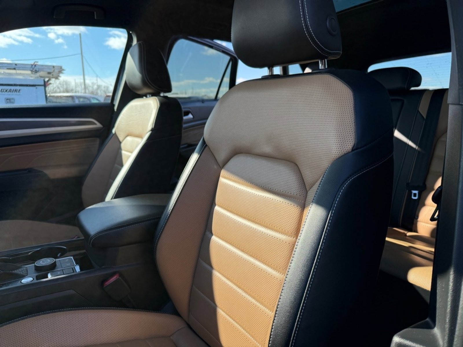 Used 2022 Volkswagen Atlas Cross Sport SEL Premium R-Line image 16