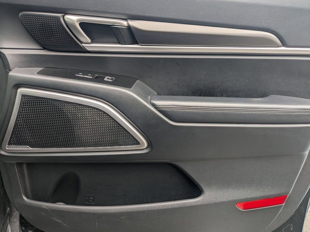 Used 2025 Kia Telluride S image 32