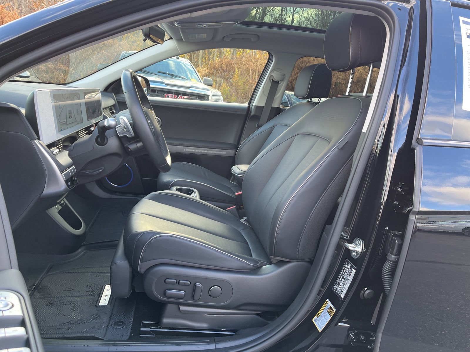 Used 2024 Hyundai Ioniq 5 Limited AWD/4WD image 9