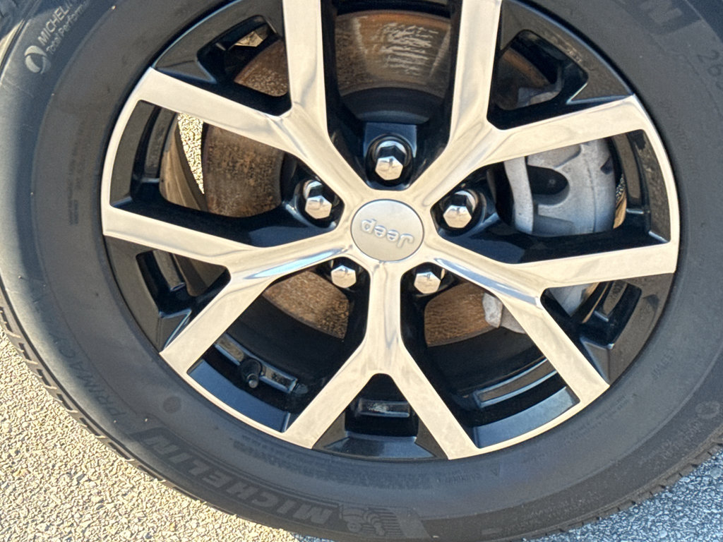 Used 2024 Jeep Grand Cherokee L Limited image 9