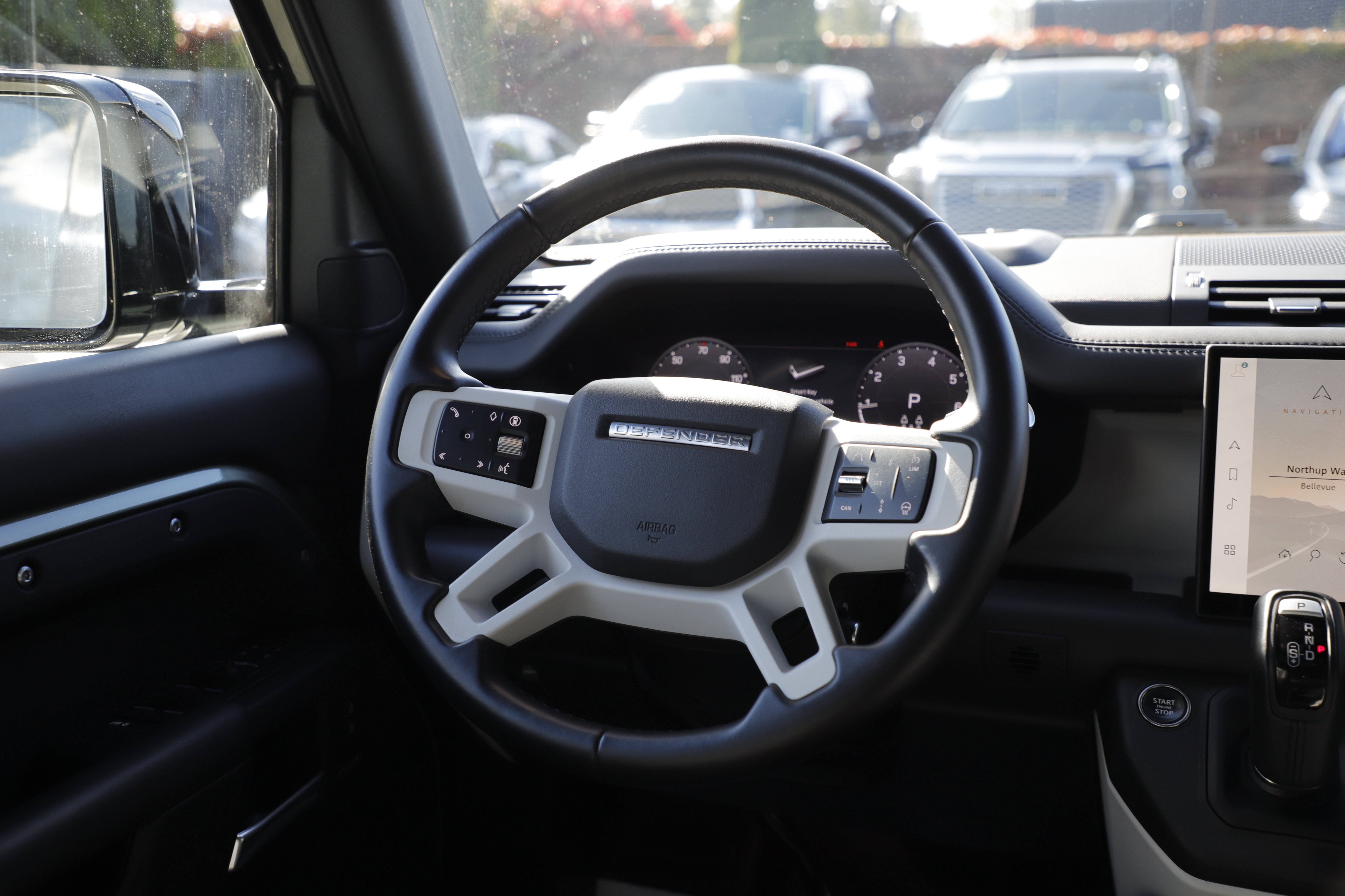 Certified 2025 Land Rover Defender 130 X-Dynamic SE AWD/4WD image 19