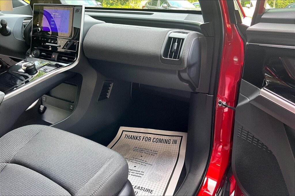 Certified 2025 Subaru Solterra AWD/4WD image 11