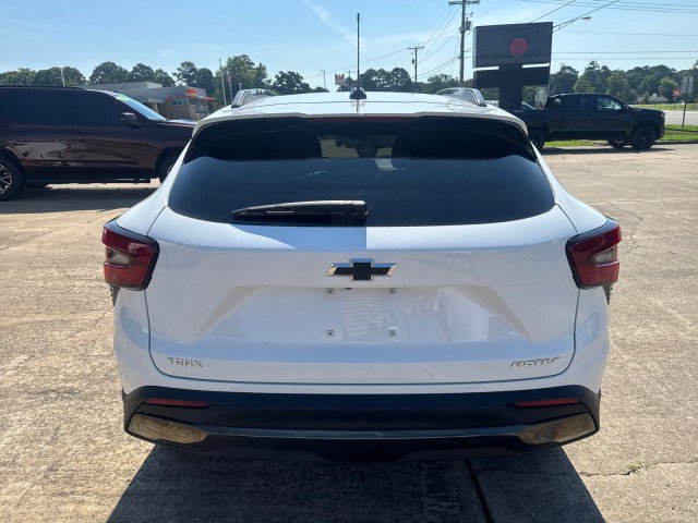 Used 2025 Chevrolet Trax ACTIV w/ Sunroof Package FWD image 4