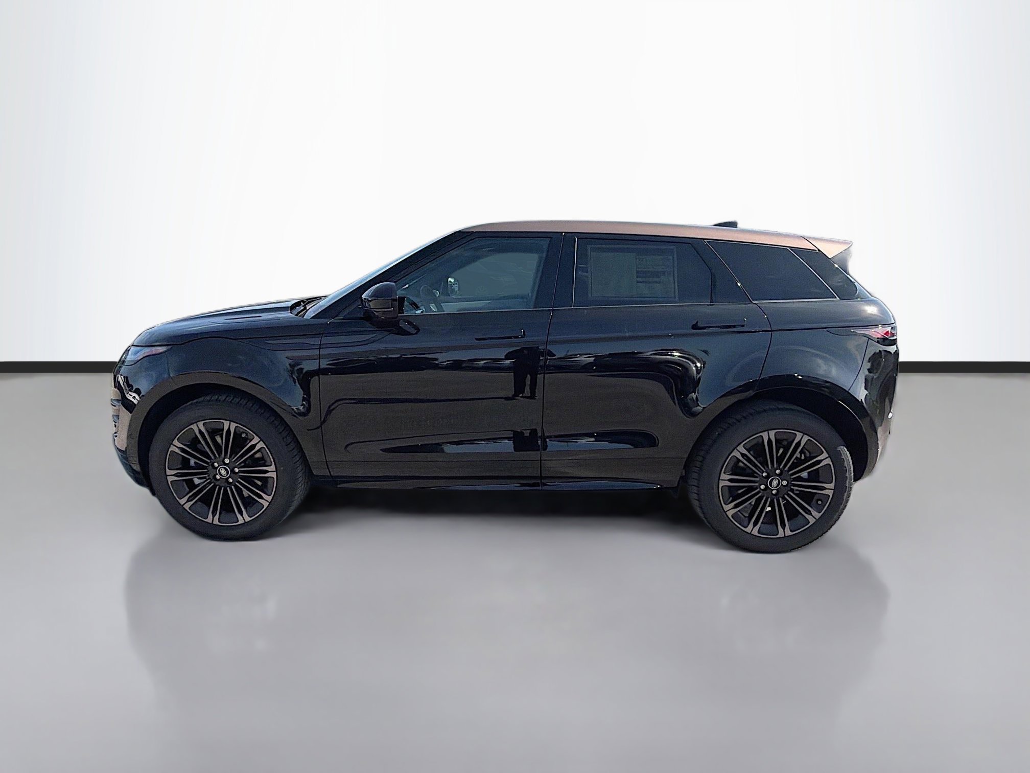 New 2026 Land Rover Range Rover Evoque Dynamic SE image 2