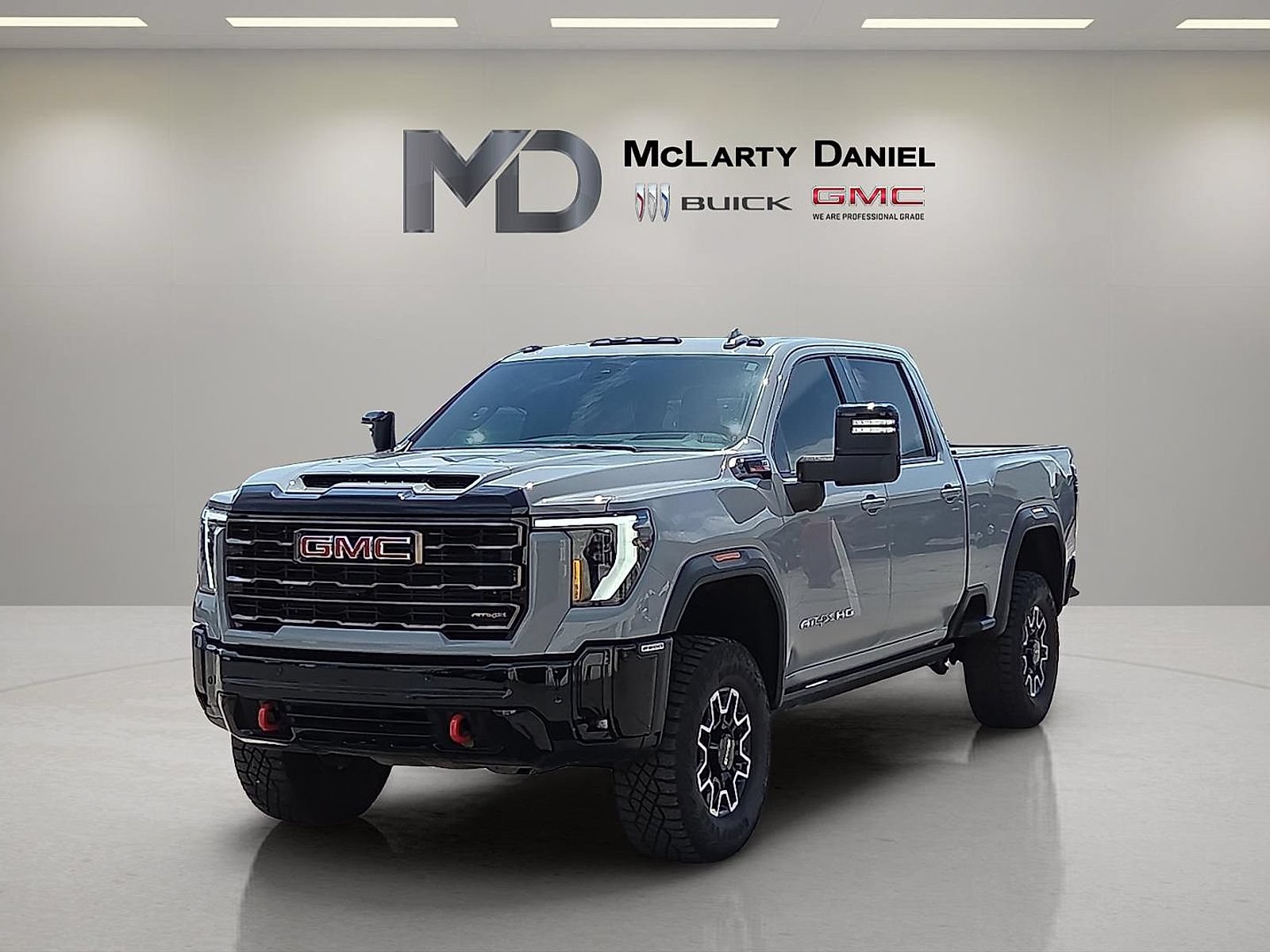Used 2025 GMC Sierra 2500 AT4X AWD/4WD image 3
