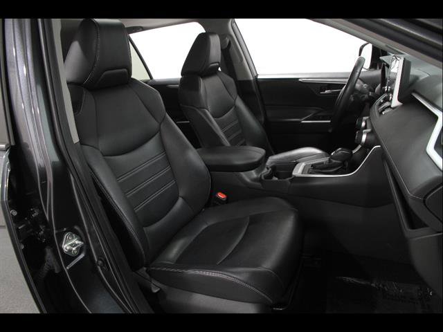 Used 2020 Toyota RAV4 XLE Premium image 15