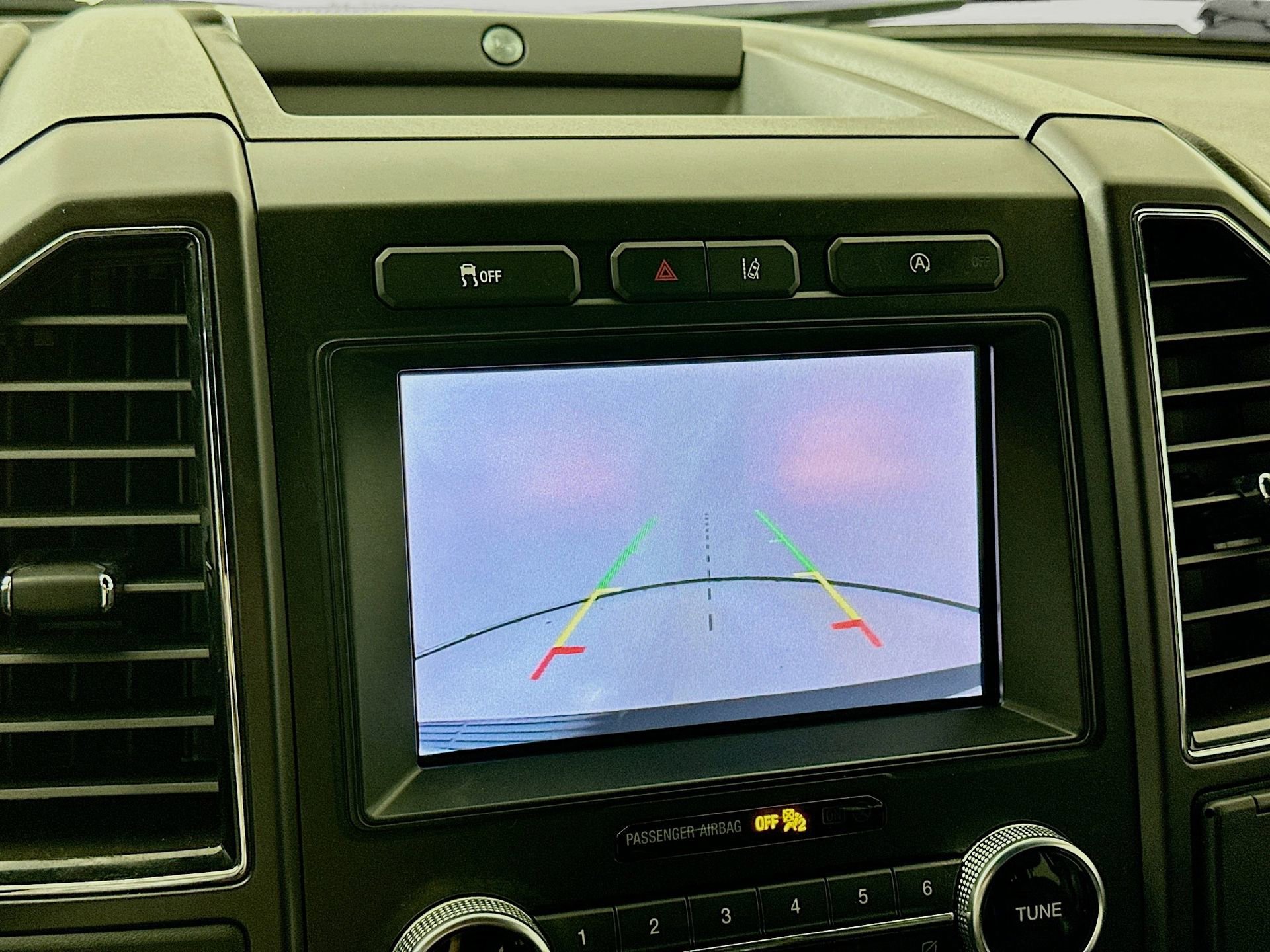 Used 2021 Ford Expedition Limited image 15