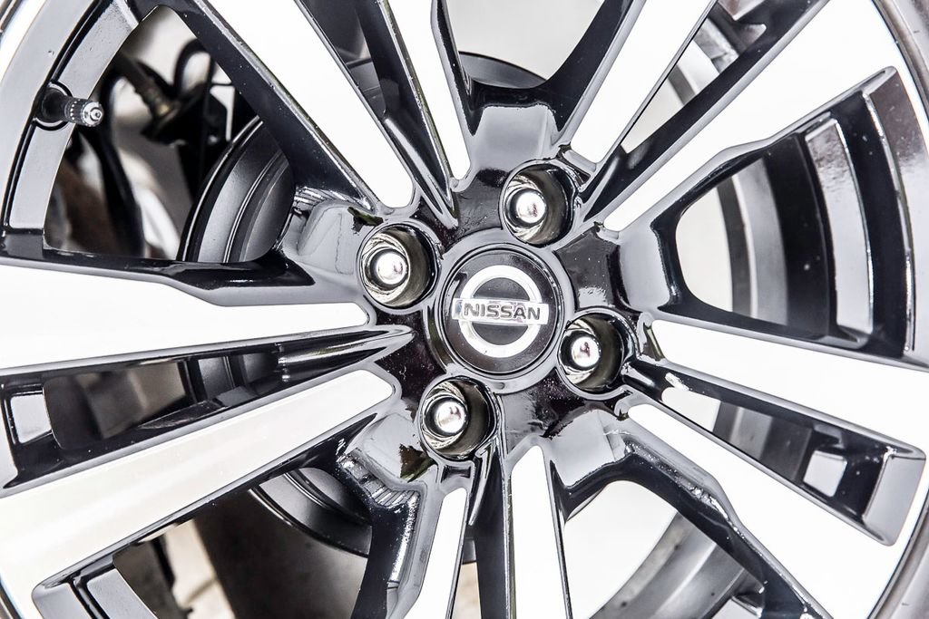Used 2019 Nissan Kicks SV FWD image 41
