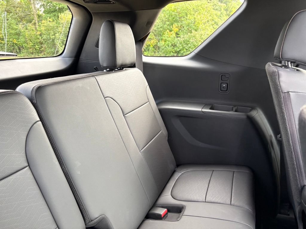 Used 2023 Chevrolet Traverse High Country AWD/4WD image 50