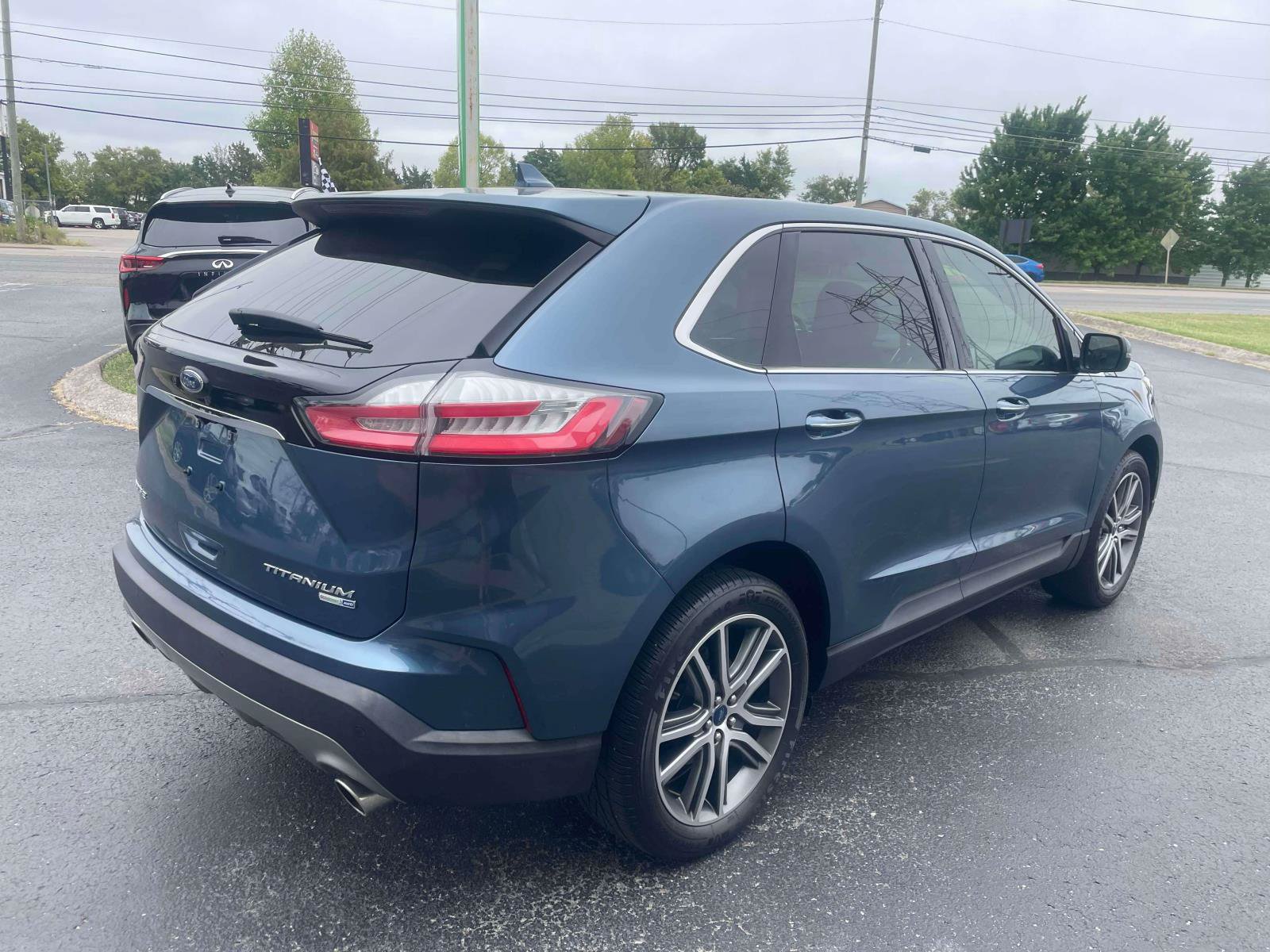 Used 2019 Ford Edge Titanium AWD/4WD image 10