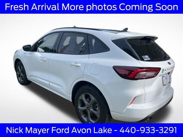 Used 2023 Ford Escape ST-Line w/ Tech Pack #1 AWD/4WD image 4