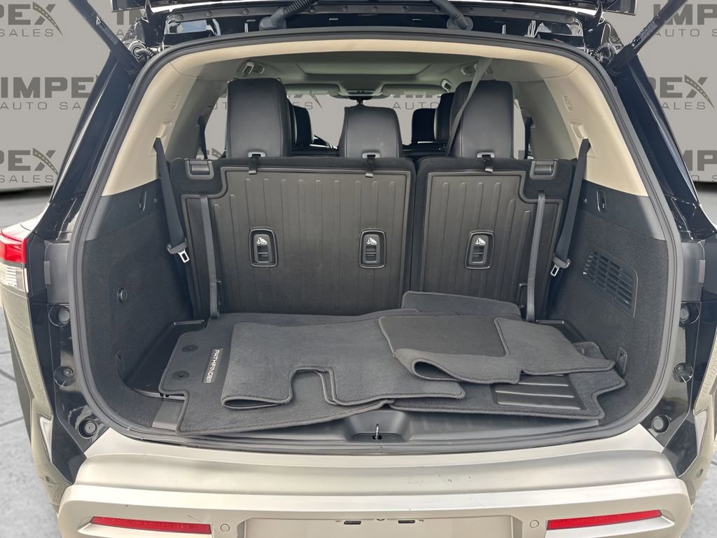 Used 2023 Nissan Pathfinder Platinum w/ Cargo Package AWD/4WD image 30