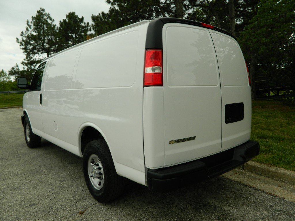 Used 2022 Chevrolet Express 2500 w/ Driver Convenience Package RWD image 6