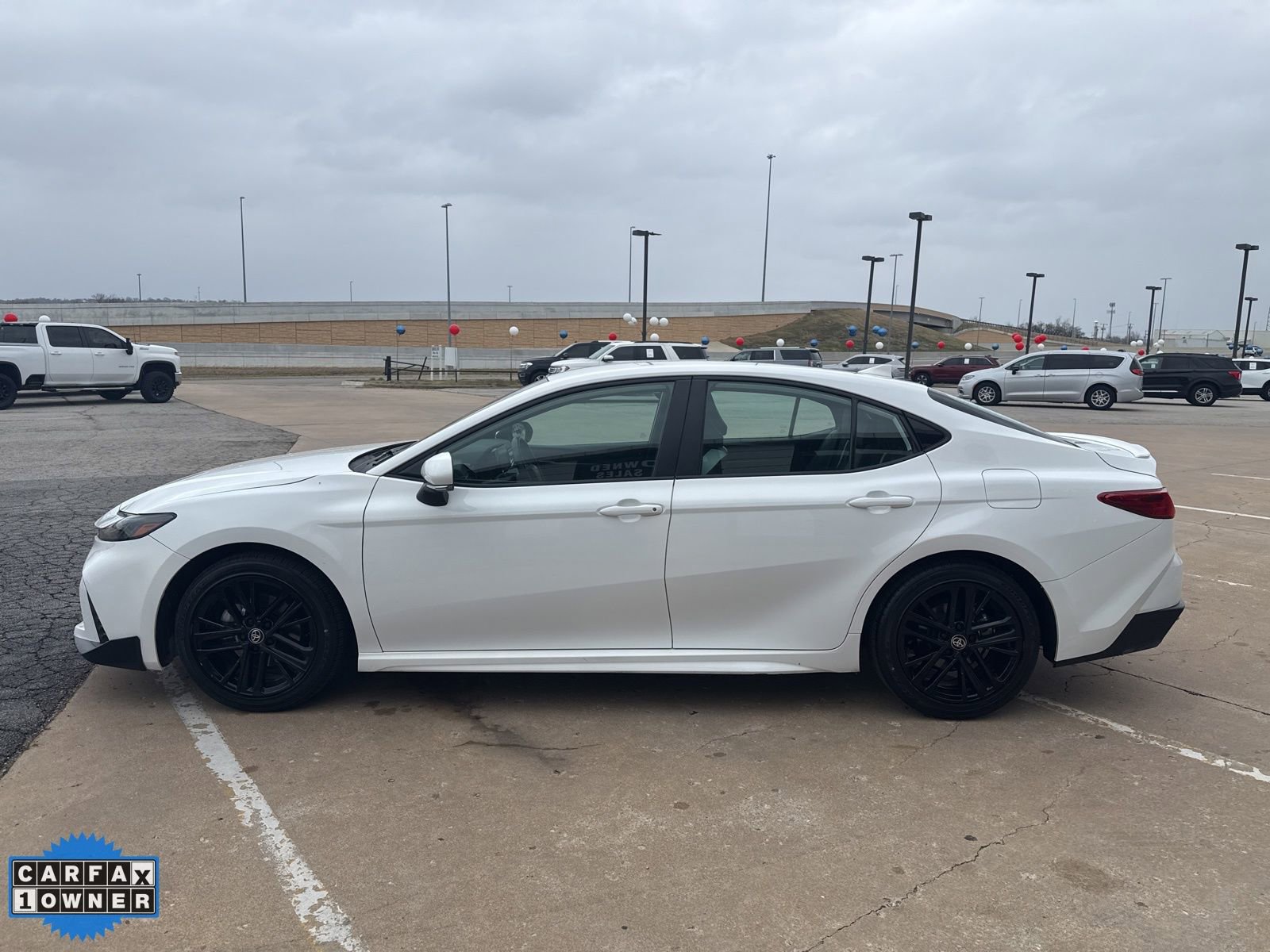 Used 2025 Toyota Camry SE image 6