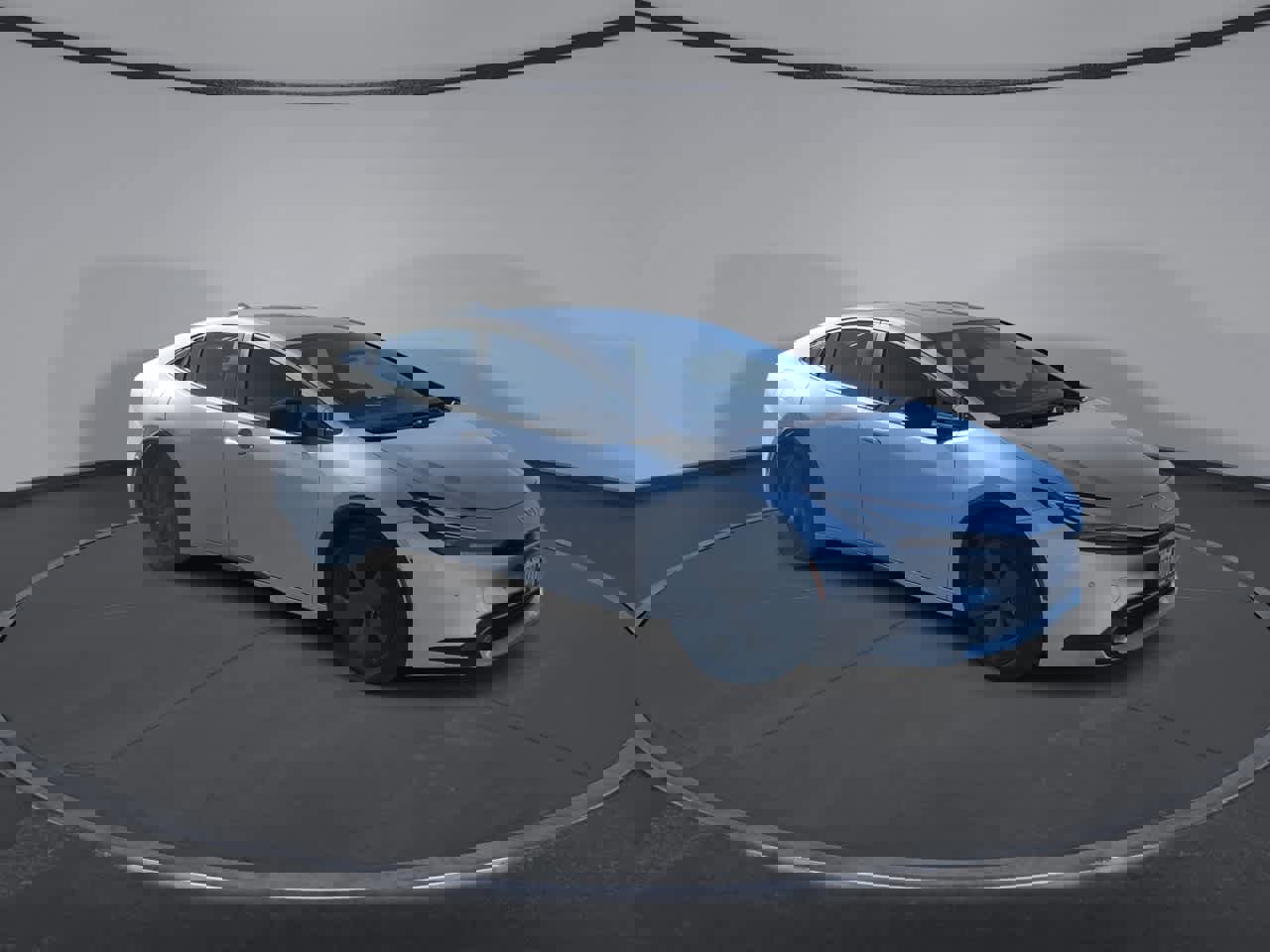 Used 2024 Toyota Prius Prime SE image 2