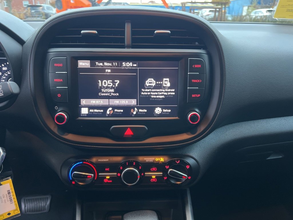 Used 2022 Kia Soul LX image 18