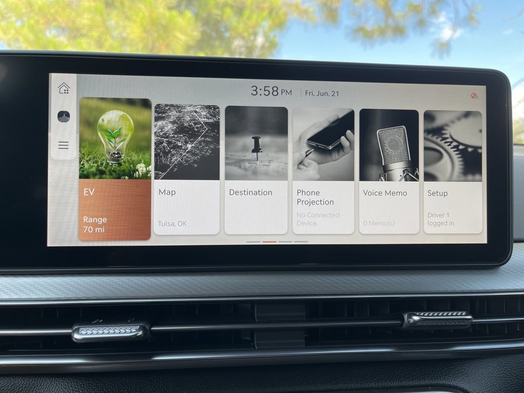 New 2024 Genesis GV60 RWD image 18