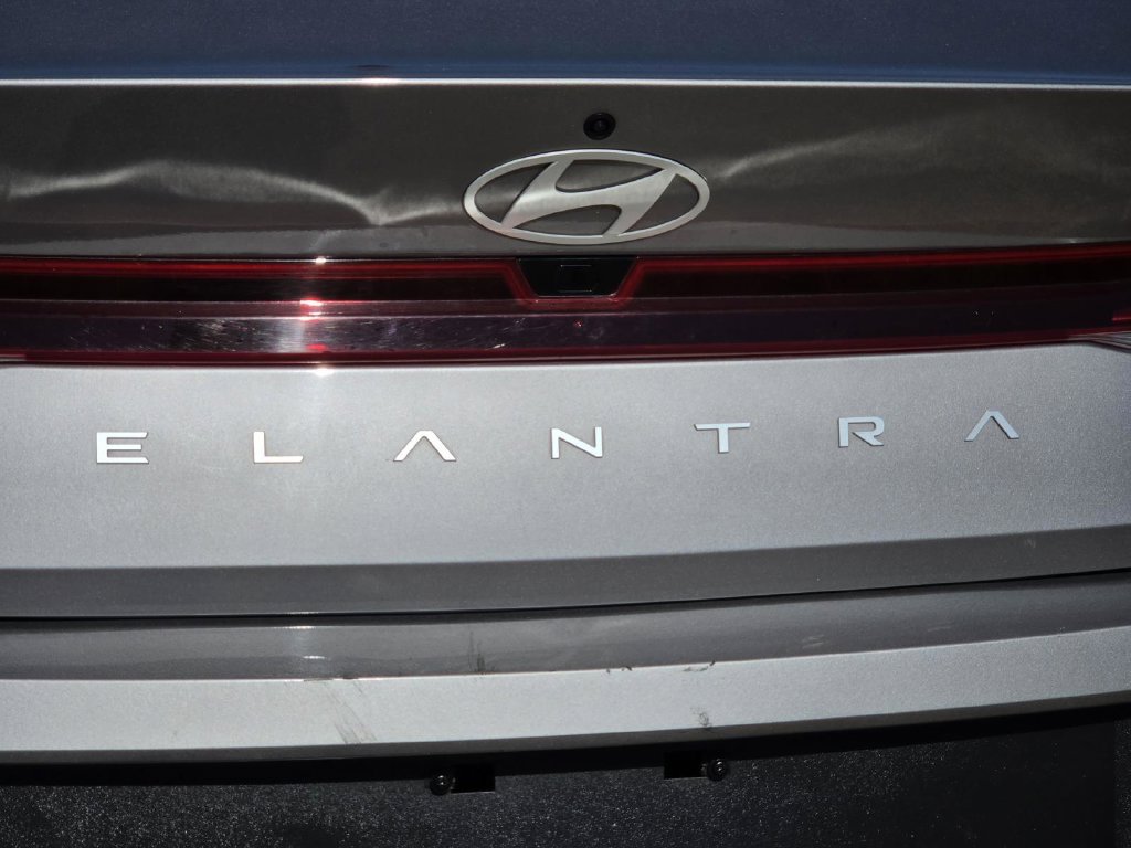 Used 2024 Hyundai Elantra SEL FWD image 39