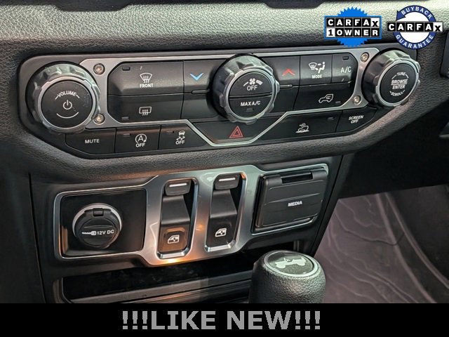 Used 2025 Jeep Wrangler Sport S image 25