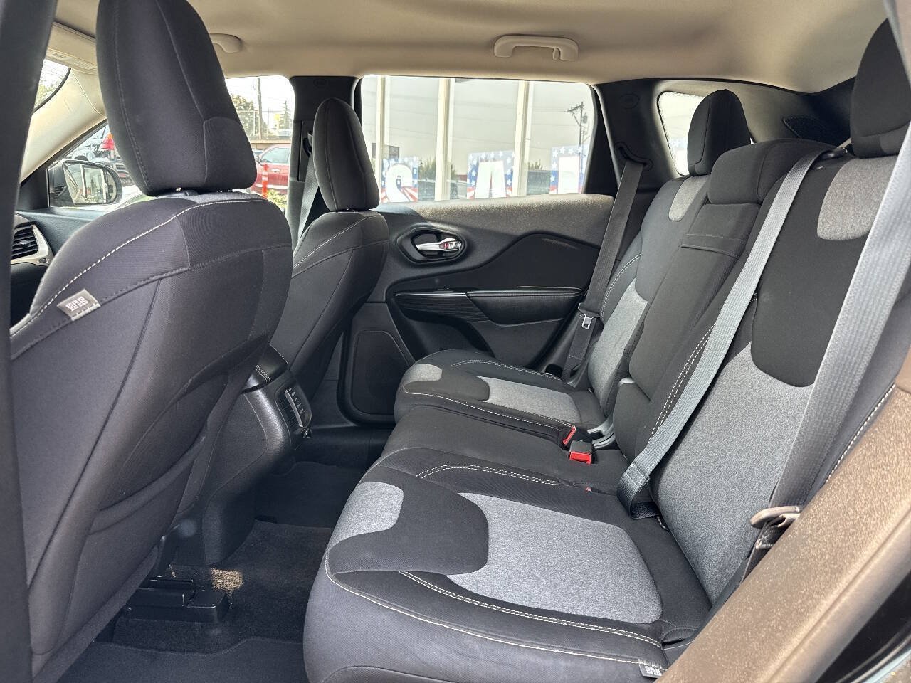 Used 2015 Jeep Cherokee Sport AWD/4WD image 24