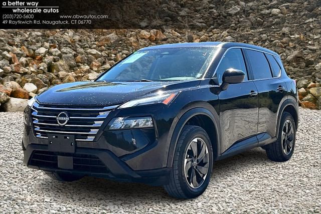 Used 2024 Nissan Rogue SV image 1