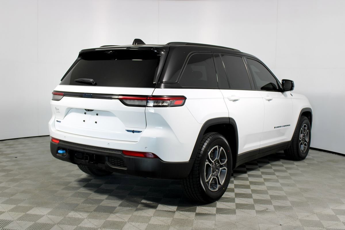 Used 2022 Jeep Grand Cherokee Trailhawk w/ Advanced Protech Group II AWD/4WD image 47