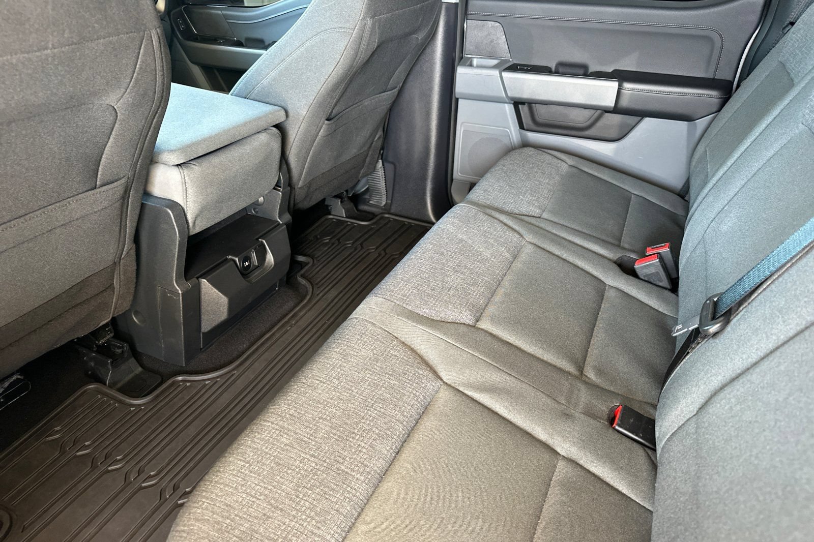 Used 2024 Ford F150 XLT RWD image 13