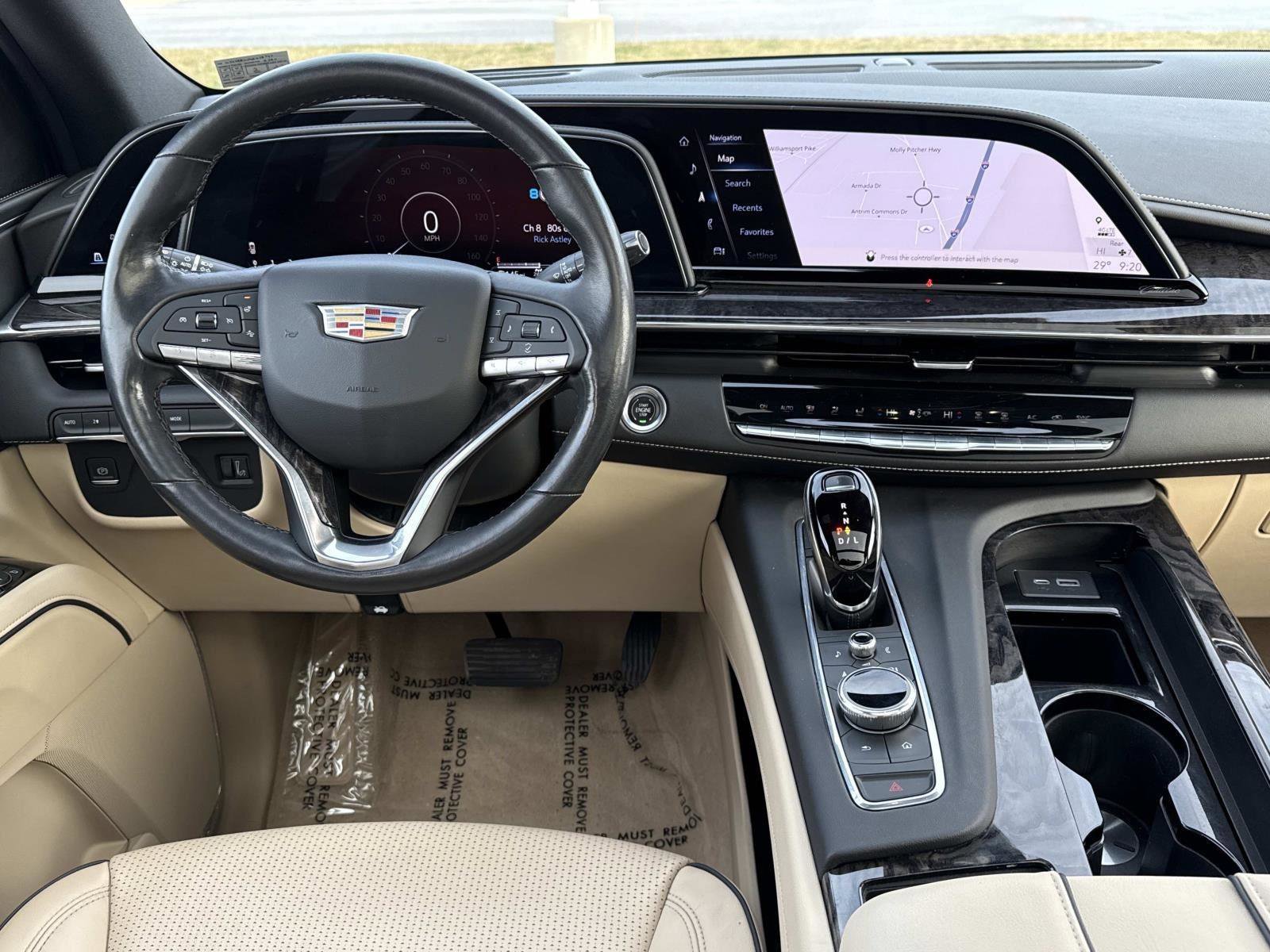 Used 2021 Cadillac Escalade Premium Luxury image 2