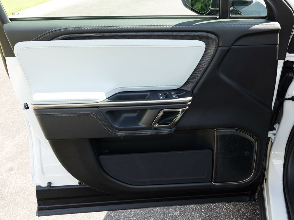 Used 2023 Rivian R1S Launch Edition AWD/4WD image 17