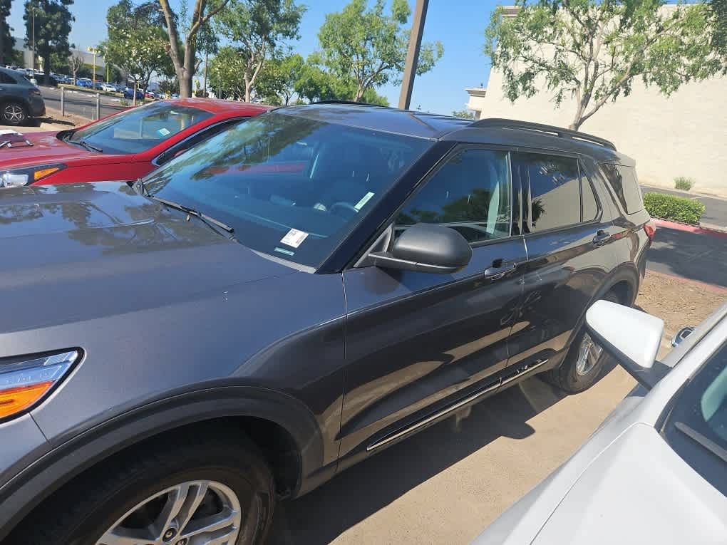 Used 2021 Ford Explorer XLT w/ Equipment Group 202A AWD/4WD image 5