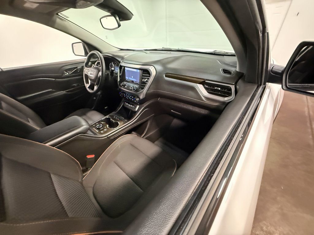 Used 2023 GMC Acadia AT4 image 61