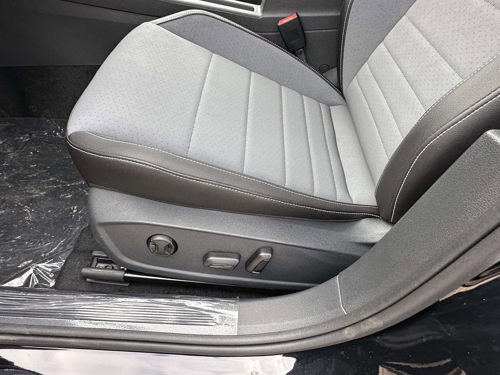 New 2026 Volkswagen Jetta SE image 14